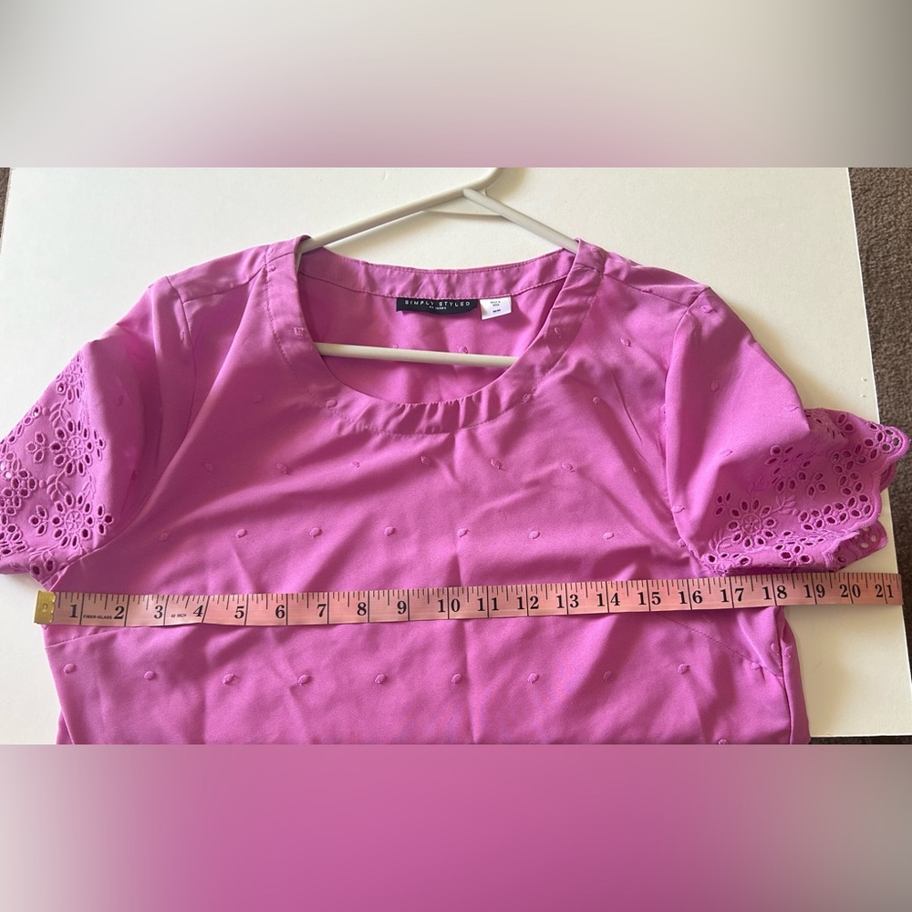 *Simply Styled Woman’s Top - Picture 5 of 8